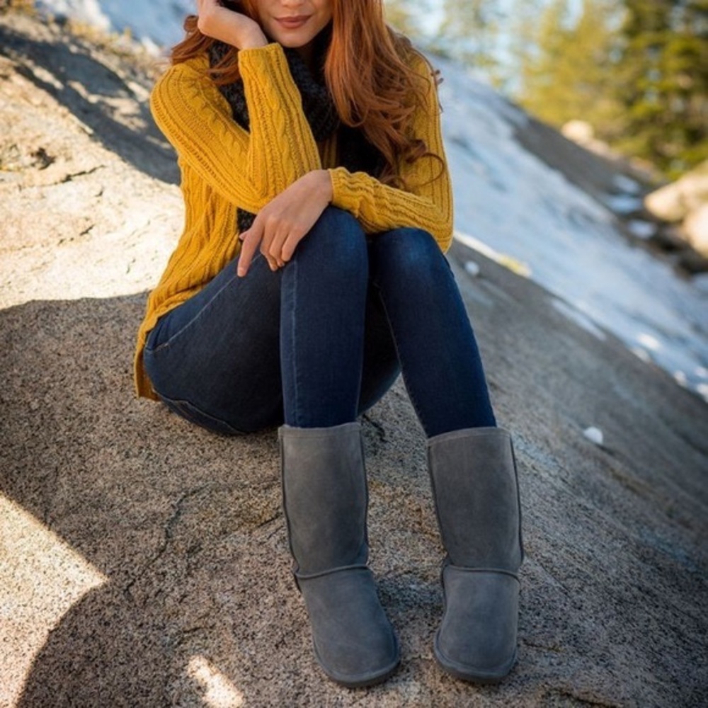 ‼️SALE‼️ BearPaw Emma Short Gray Boots - Picture 6 of 6